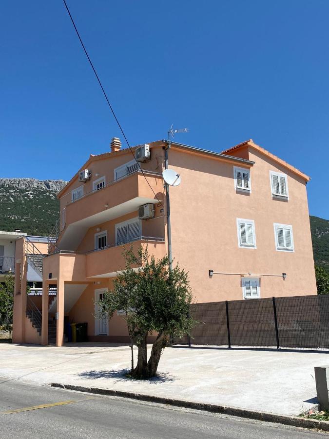 Apartments Ukic Kastela Exterior photo